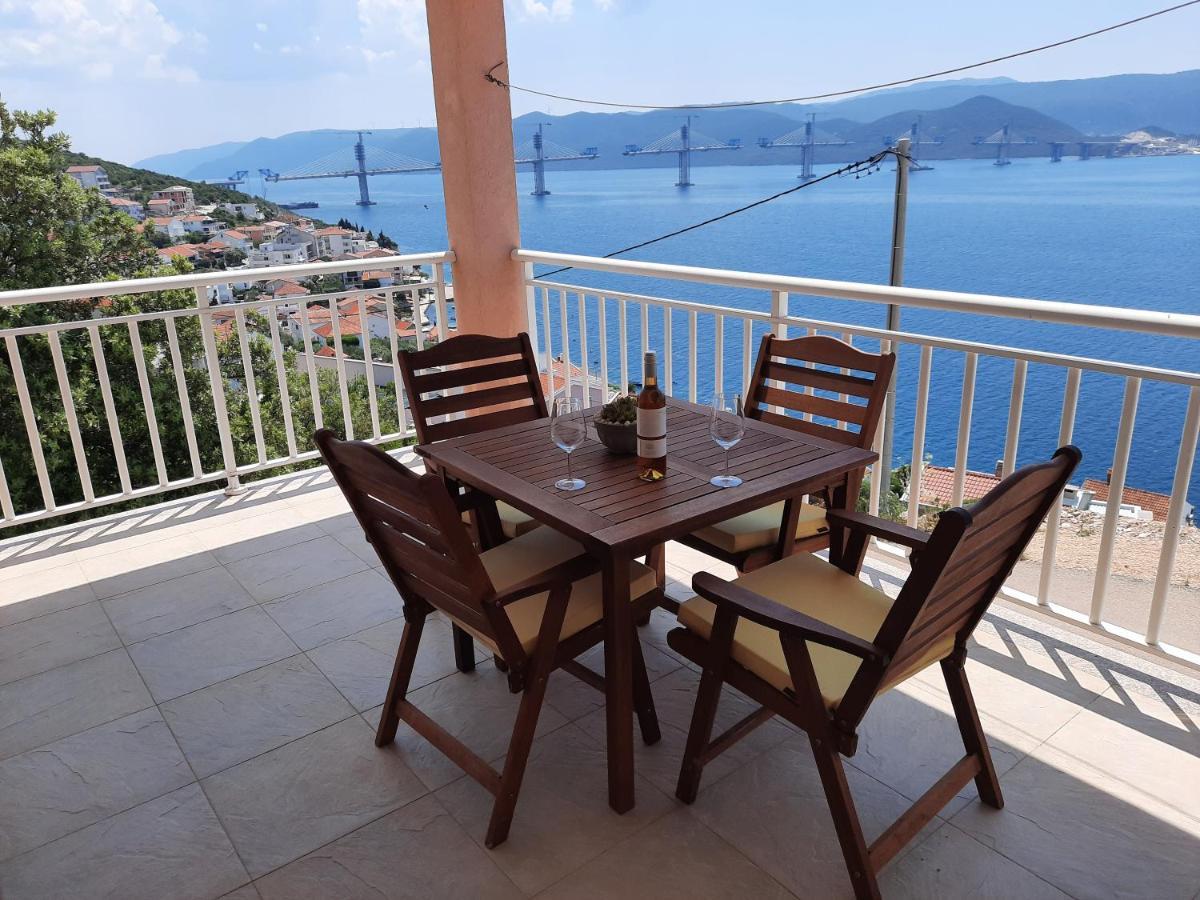 Bella Vista Apartment Komarna Bagian luar foto
