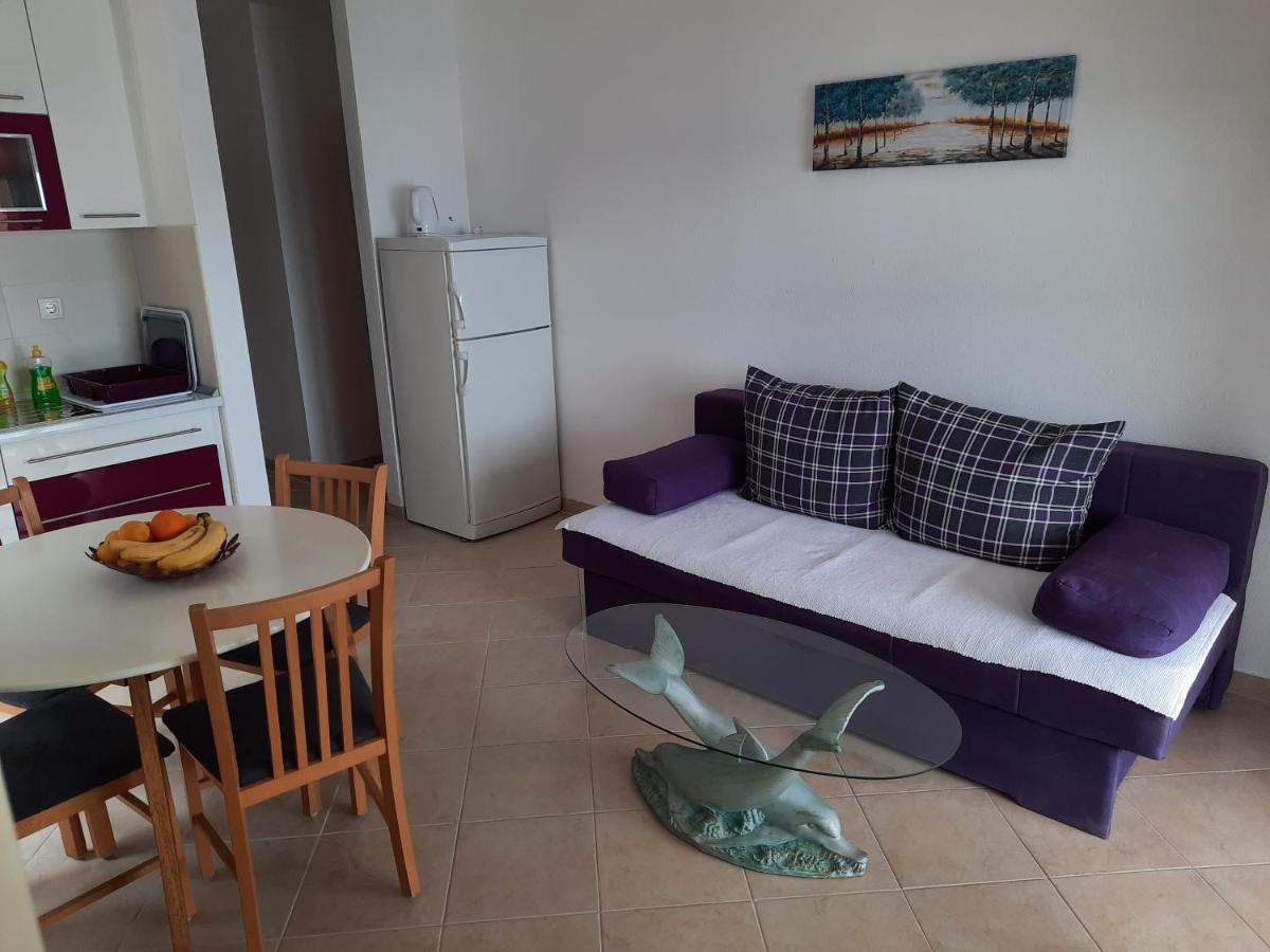 Bella Vista Apartment Komarna Bagian luar foto