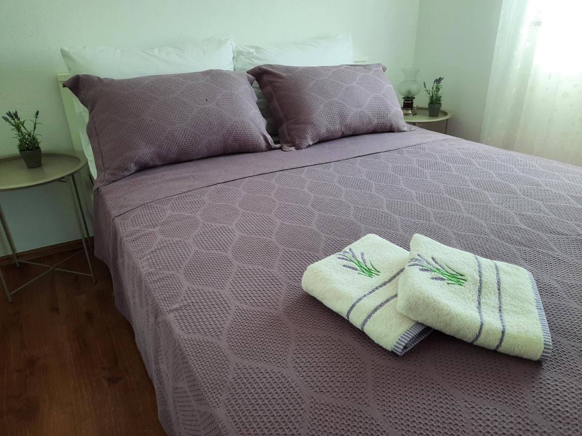 Bella Vista Apartment Komarna Bagian luar foto