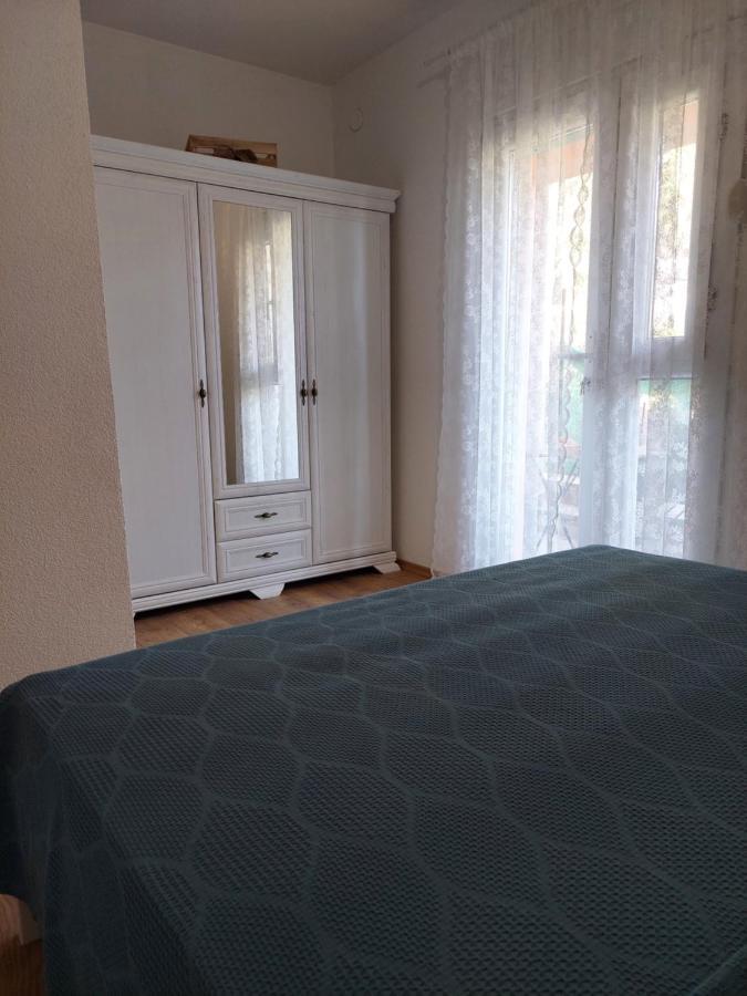 Bella Vista Apartment Komarna Bagian luar foto