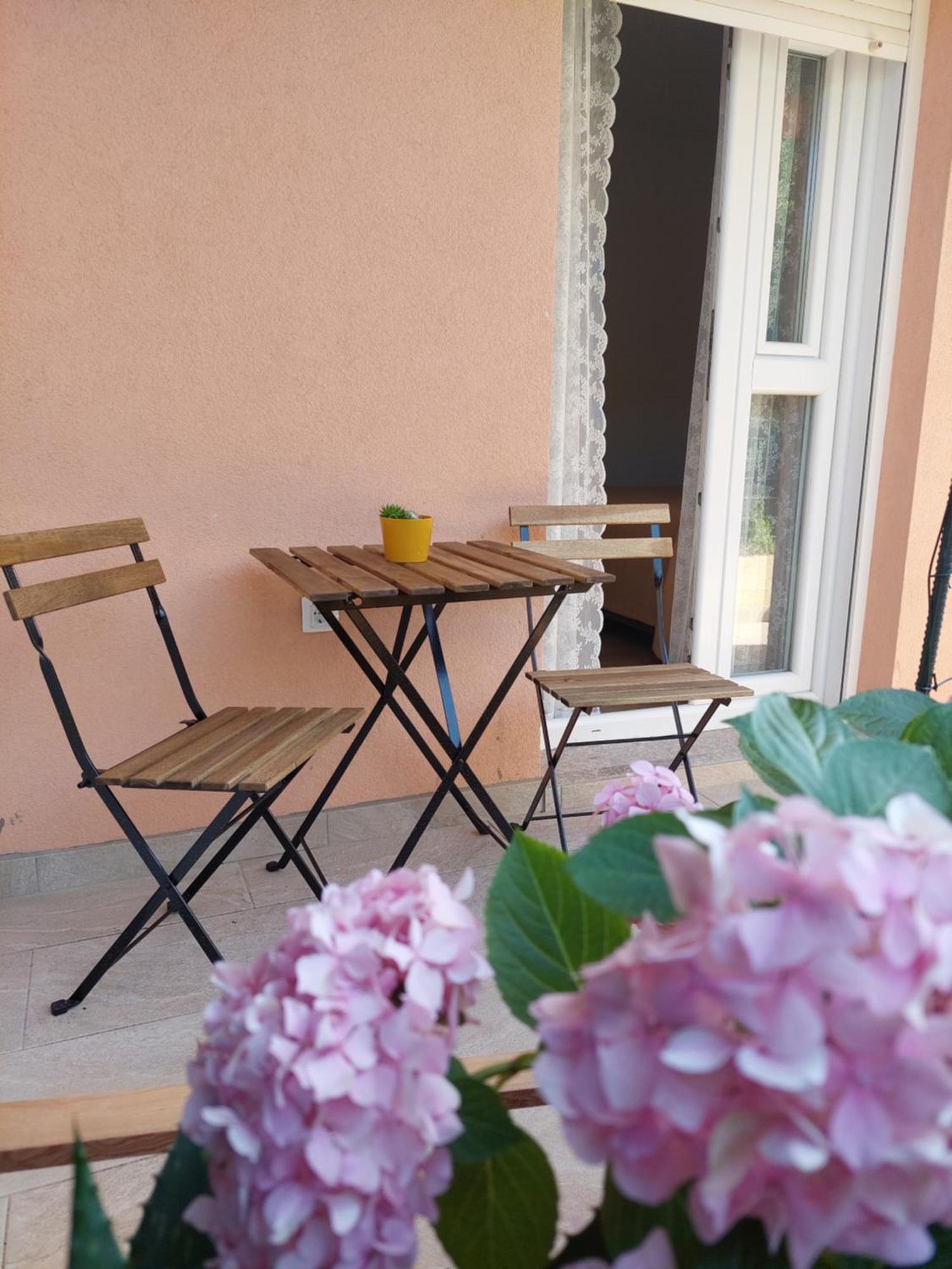 Bella Vista Apartment Komarna Bagian luar foto